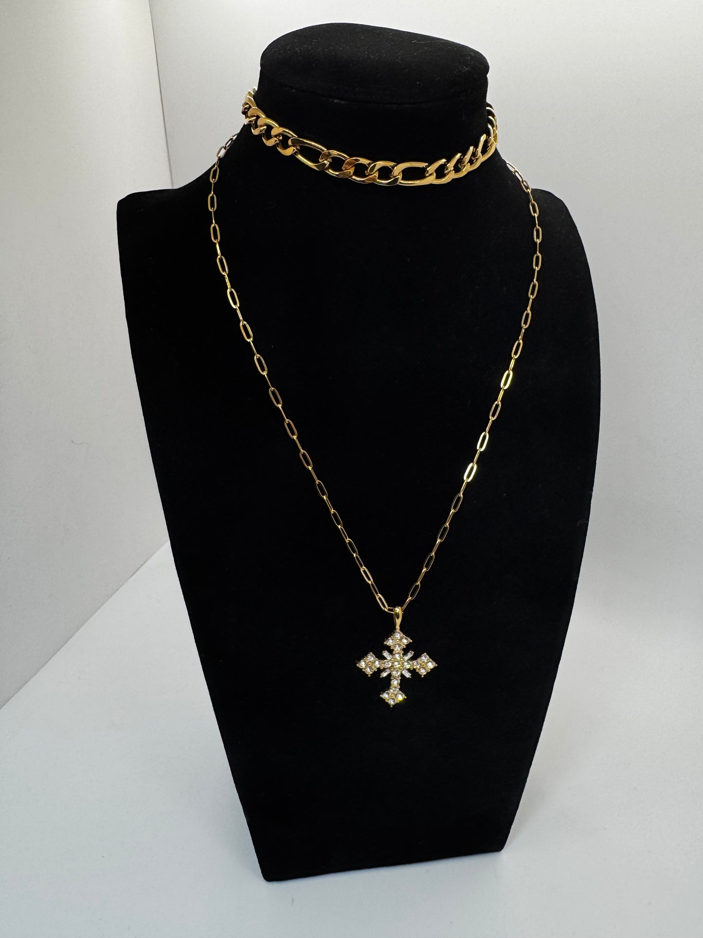 Brilla Cross Necklace