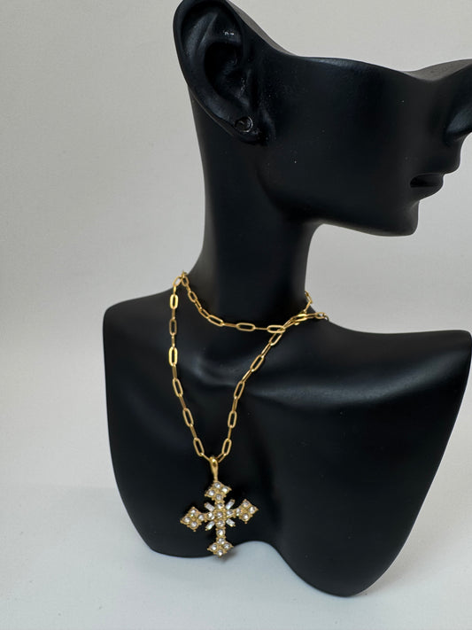 Brilla Cross Necklace